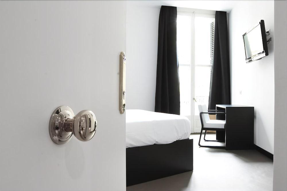 Amra Barcelona Caspe Hotel Exterior photo